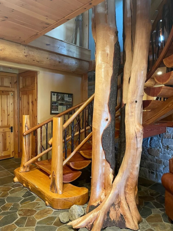Cayuga Lodge South