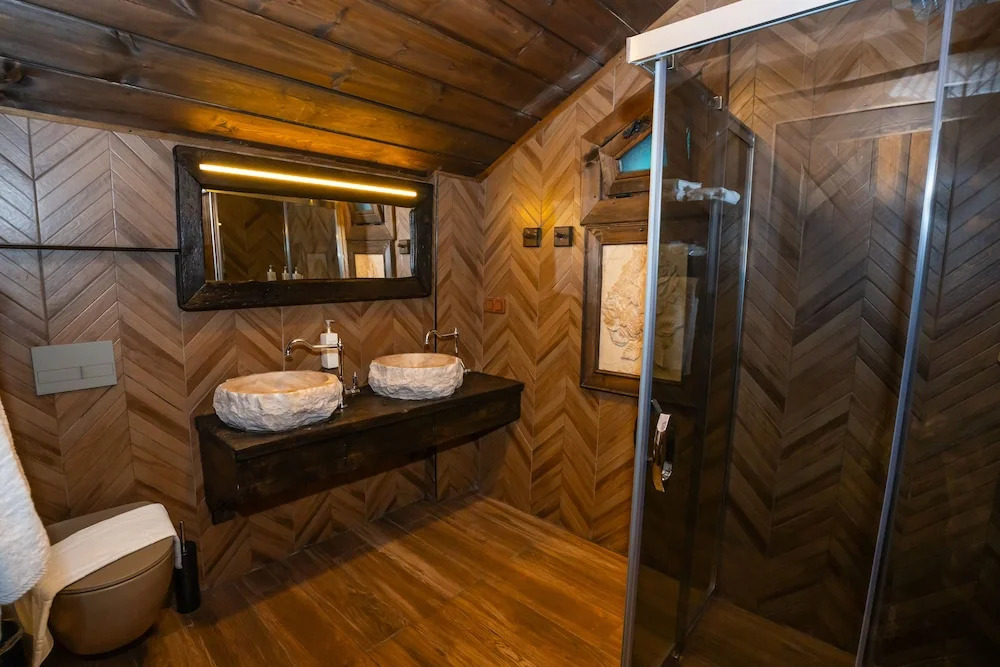 Bİ ABANT MASALI VİLLAGE HOTEL