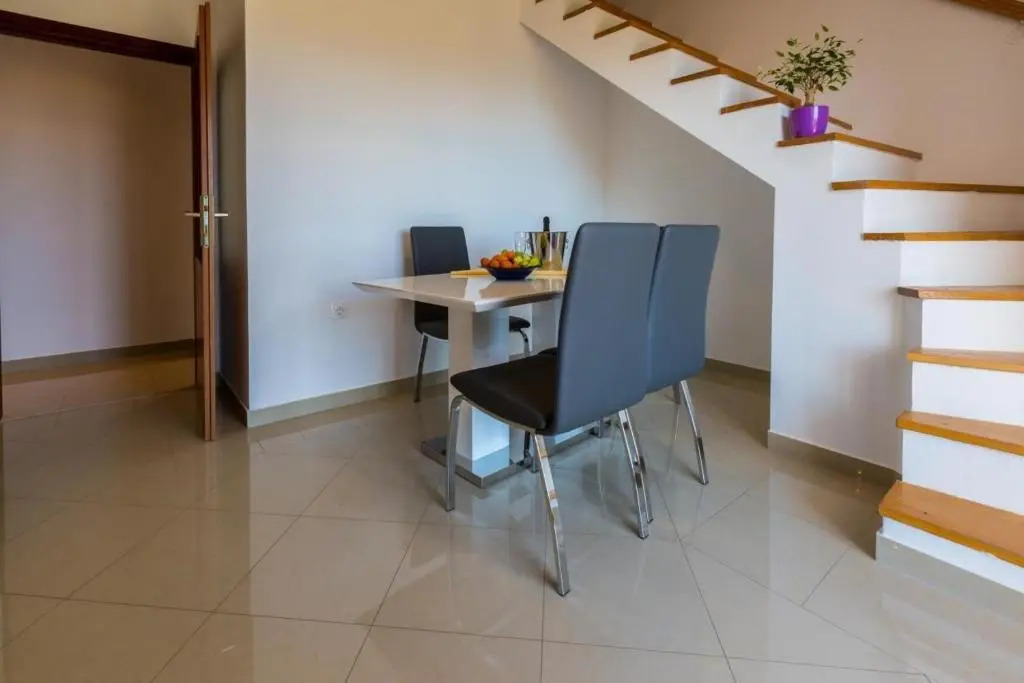 Apartment in Selce 39197