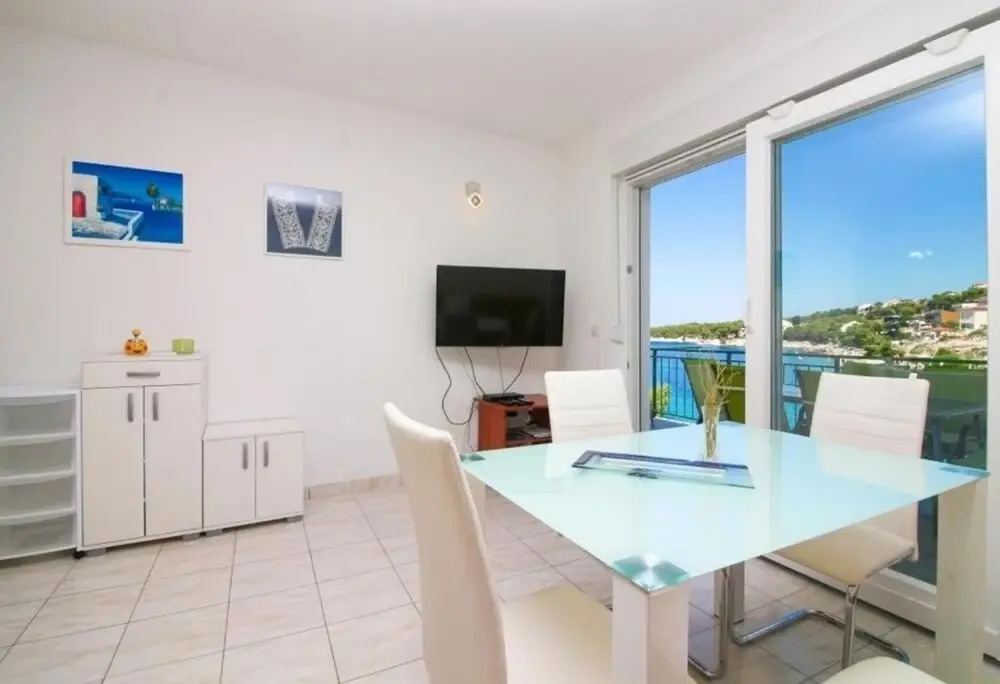 Bobi - 10 M From the sea - A1-veliki