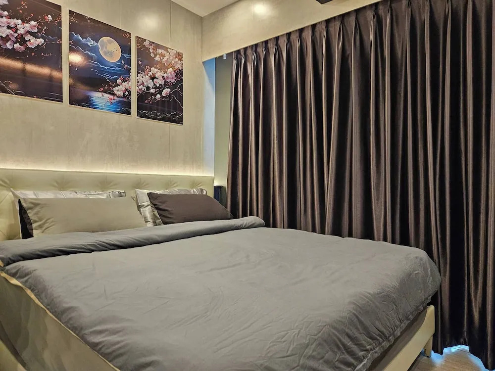 12th Floor Cozy Studio Room, 5-10 Mins Walk to Iconsiam and BTS