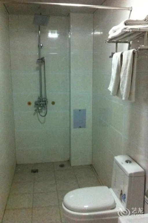 Jun'an Business Hotel