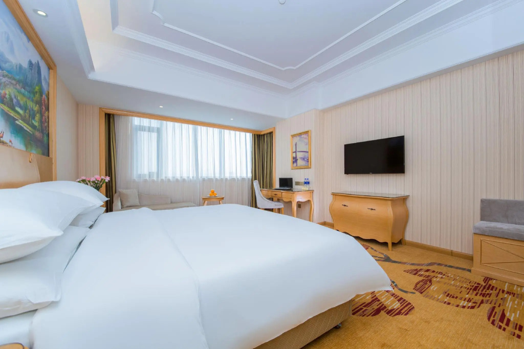 Vienna International Hotel (Huanggang Dongmen Road)