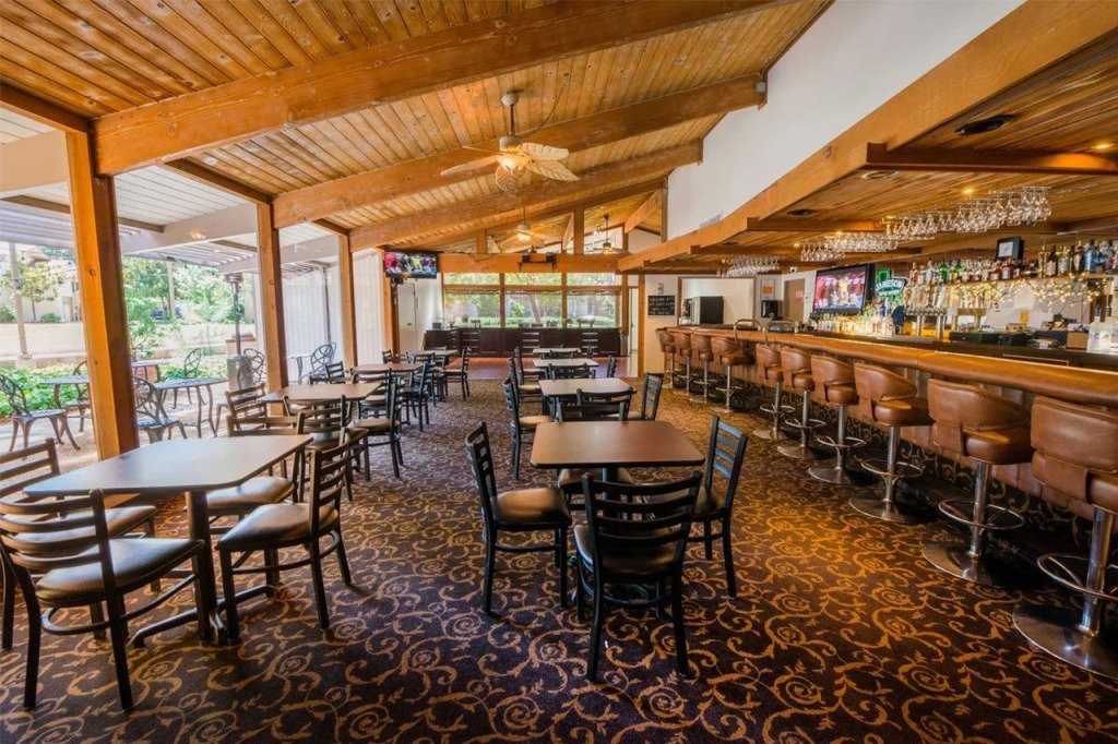 Los Gatos Lodge