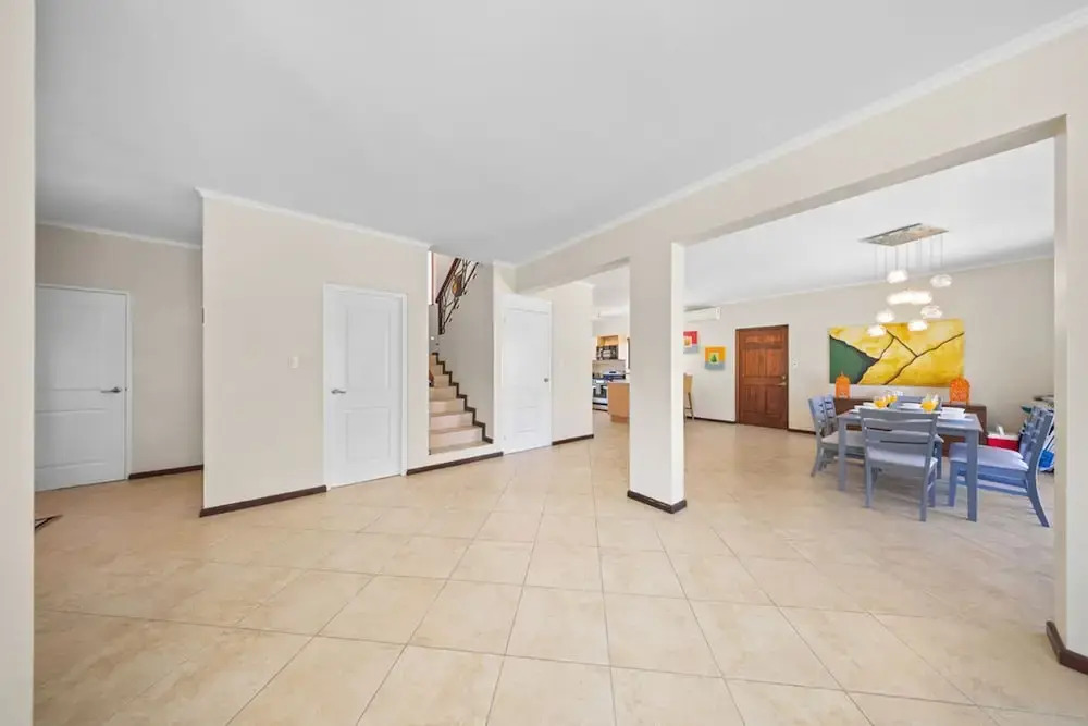 Gold Coast 4br4 5BA Villa w Privatepool Gym