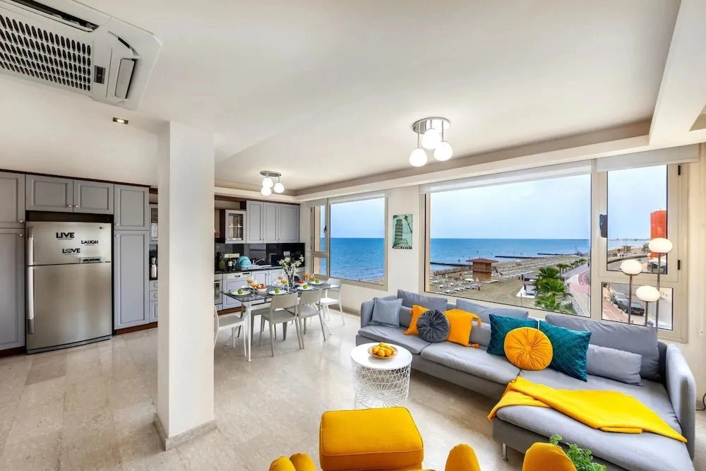 Mackenzie Eftyhia Beachfront Suite