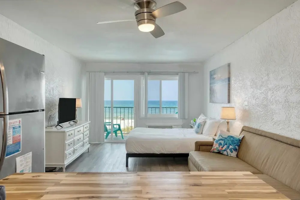 Sun-kissed by Avantstay Beachfront Access