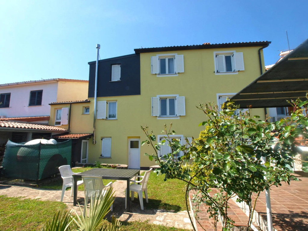 Apartment 1623