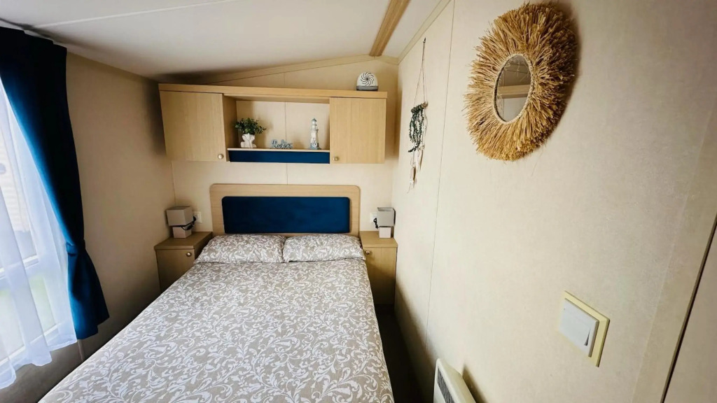 Cozy Private Static Caravan at Llyons Robin Hood - Silver Birch Way 11