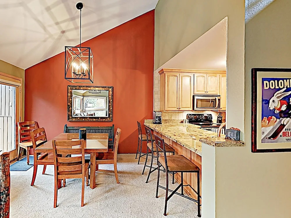 Bighorn #13E - 2 Br Condo