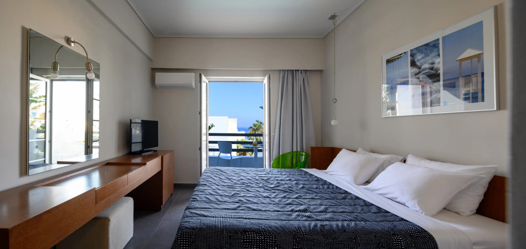 Kamari Beach Hotel