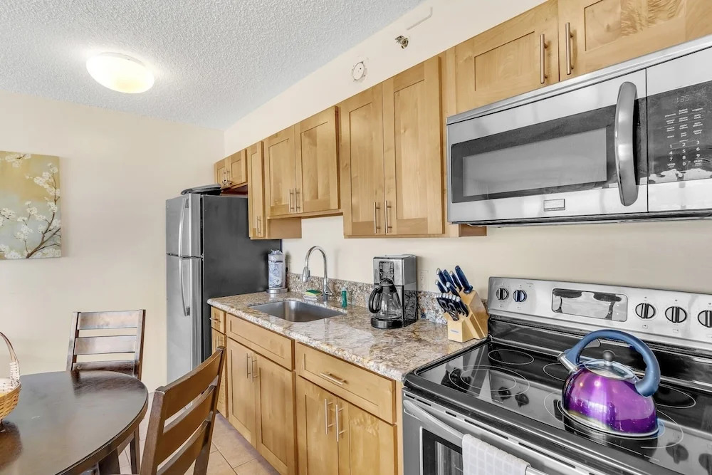 Tower 2 Suite 3709 - QQP
