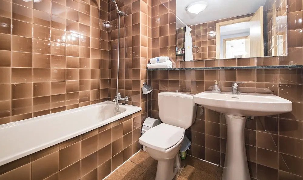 Ampolla Apartment TVL 18