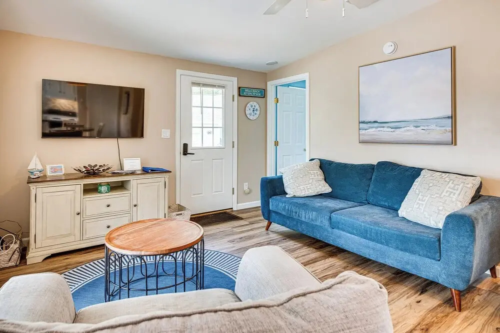 Charming Coastal Cottage with Pool Access!