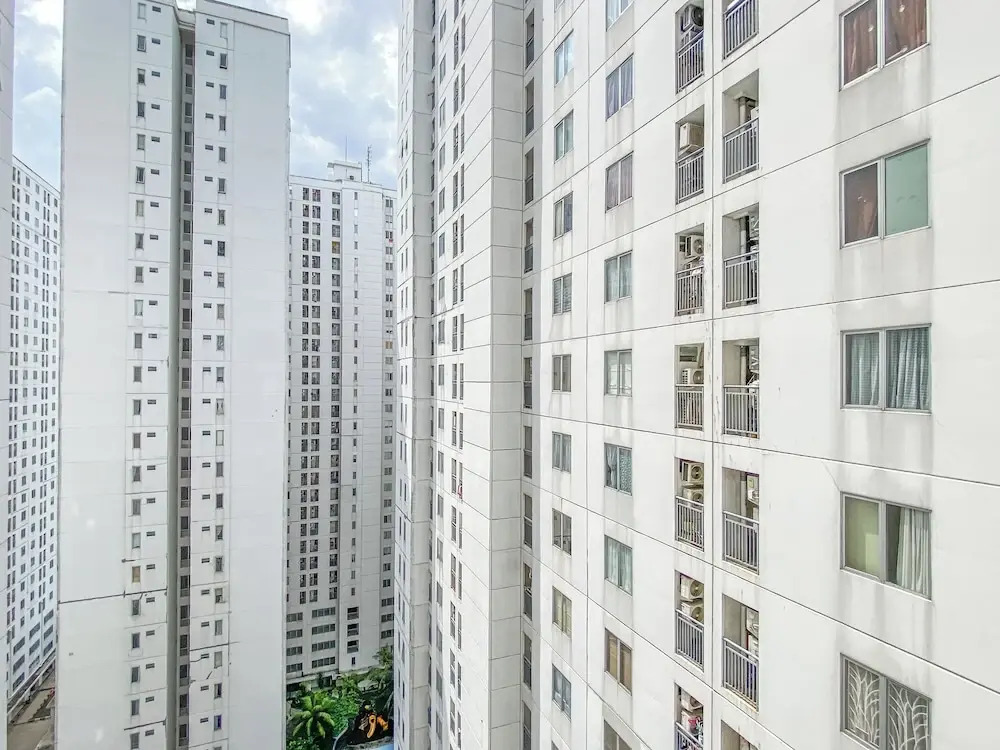 Comfy Warm Tone 1Br At Apartment Bassura City