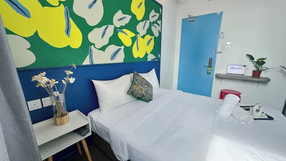 Traveller Ark Hotel and Bunks