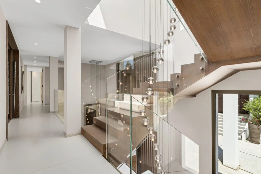 All About Villa Serenity