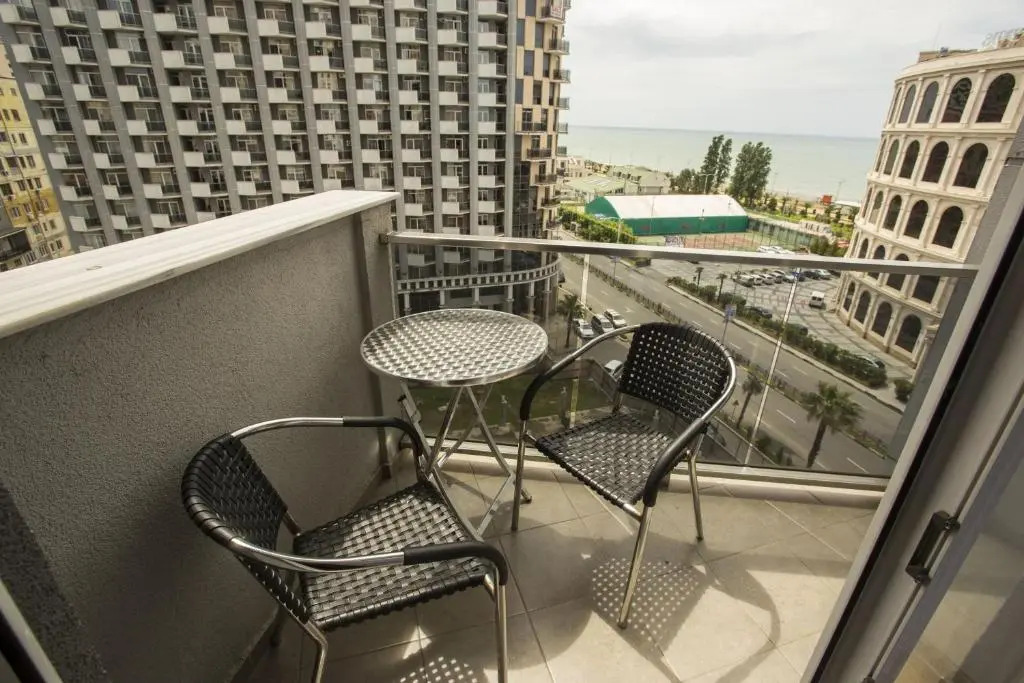 Apartment on Sherif Khimshiashvili Street 15b