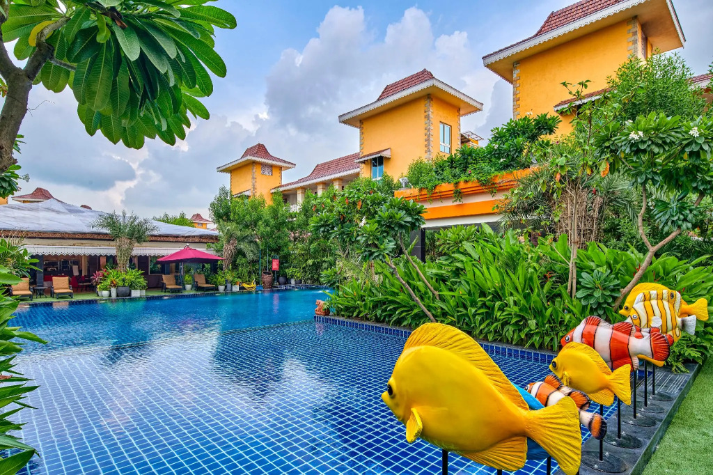 MAYFAIR Lake Resort