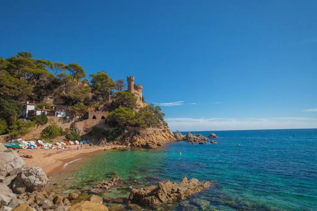 Fantastic 3 bedroom apartment, 300m to the sea