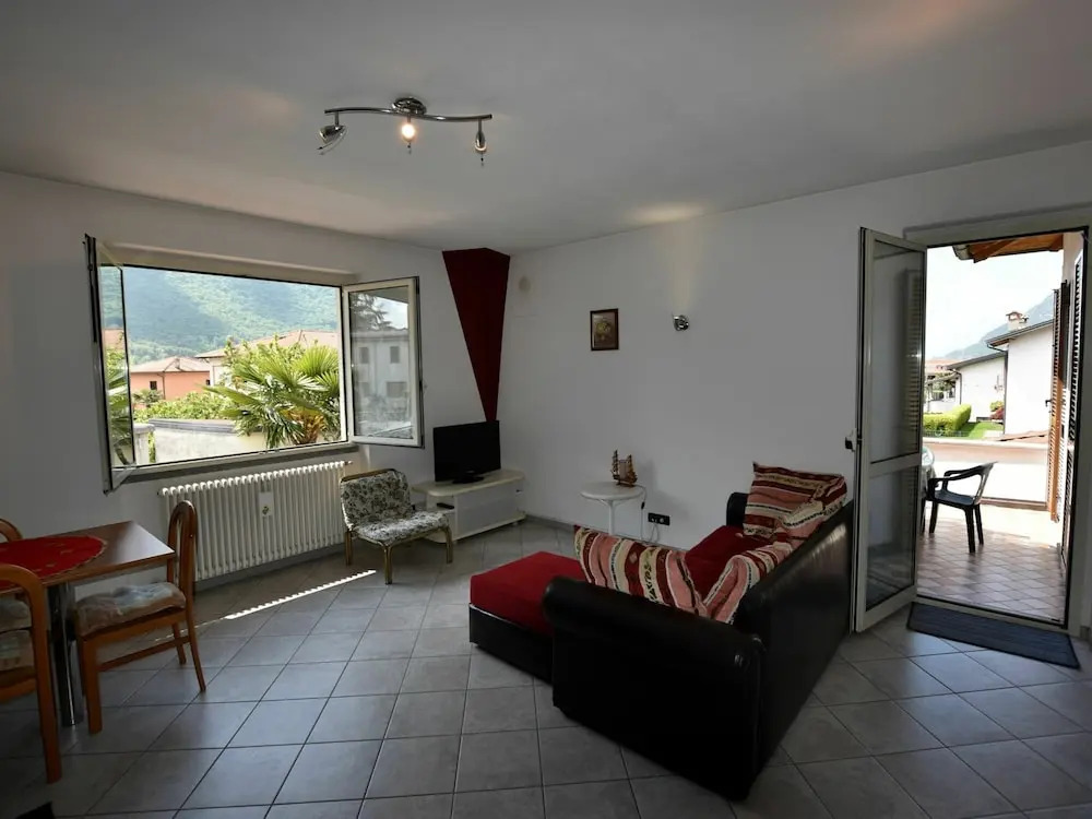 Belvilla by OYO Flat With Terrace Near the Lake