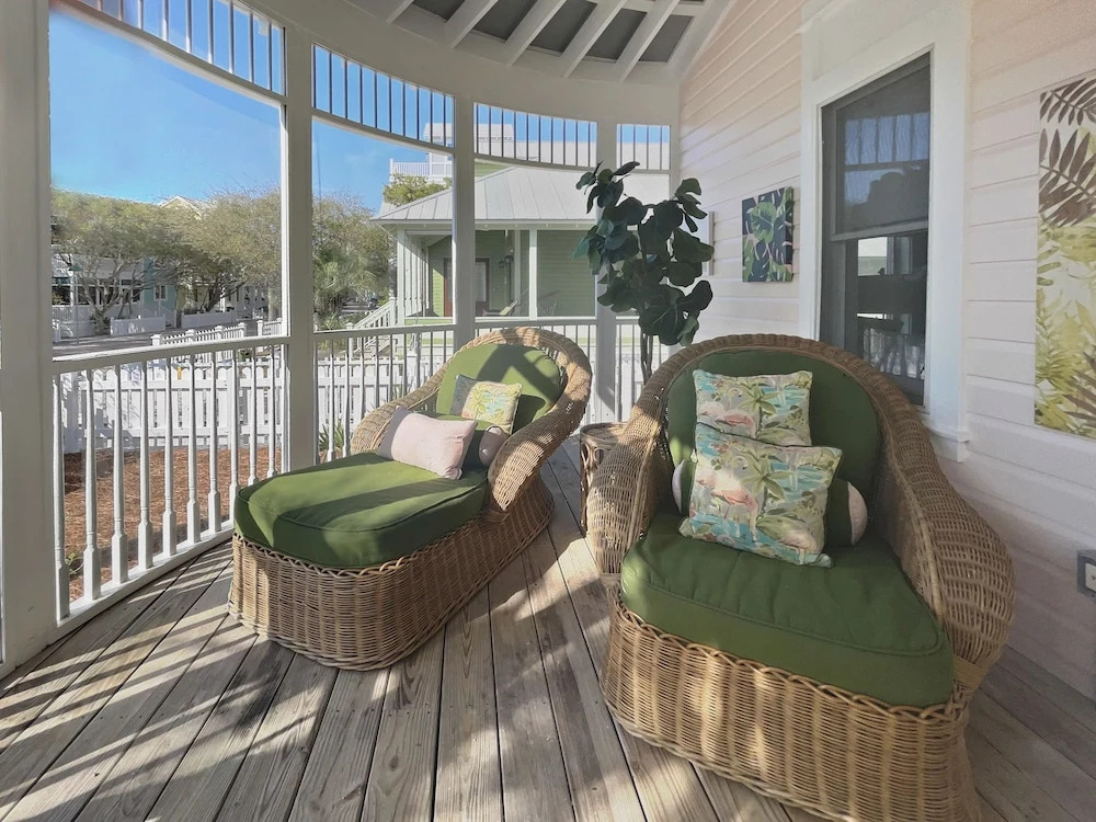 Breakers Plus Carriage House 4 Bedroom Home by RedAwning