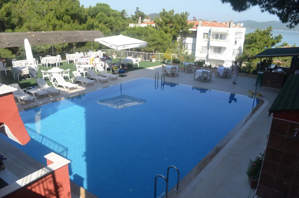 Tunc Hotel
