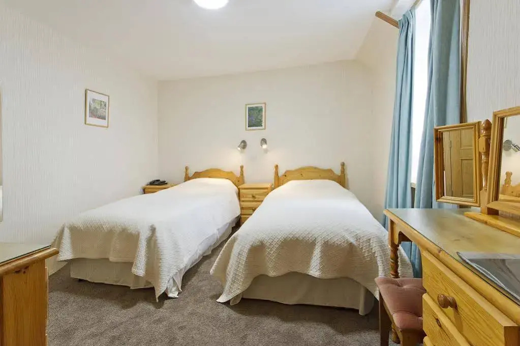 Nethercliffe Hotel