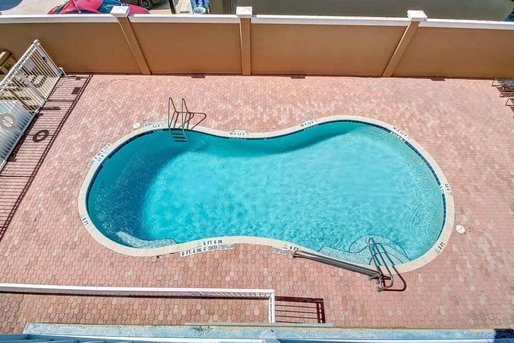 Deluxe Condo at Main Beach