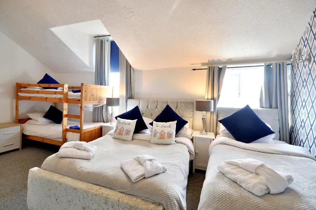 Rooms at 153 ROOM ONLY