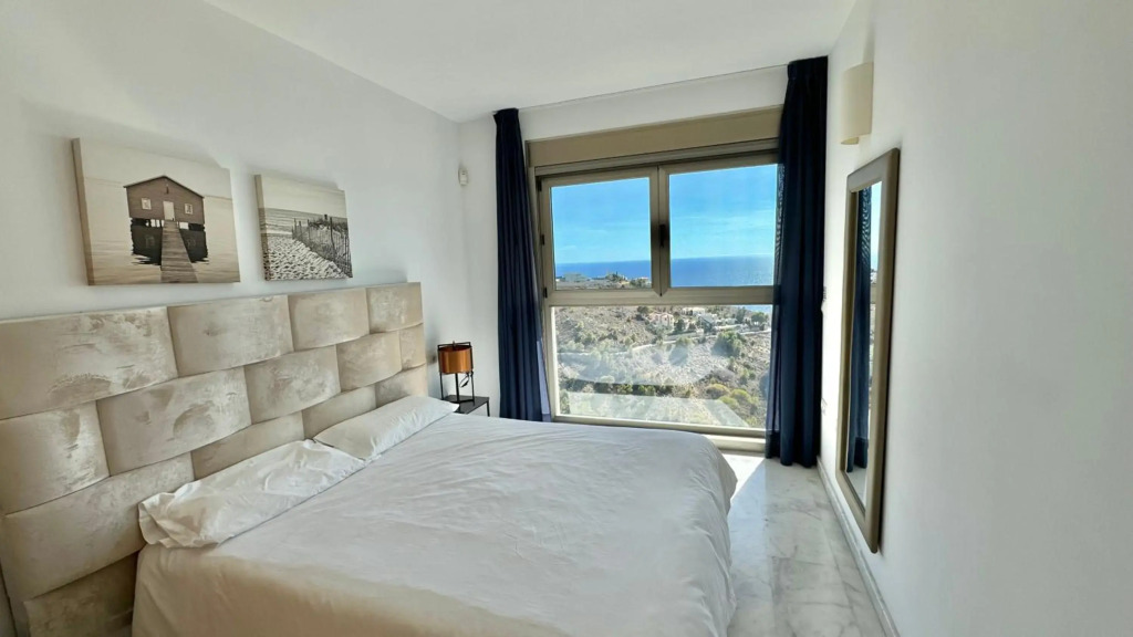 High rise apartment on the 39th floor with private terrace and sea views