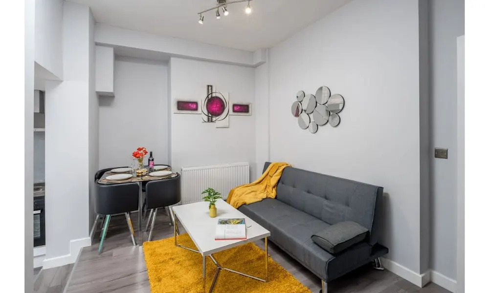Luxurious 2 Bedroom serviced apartment