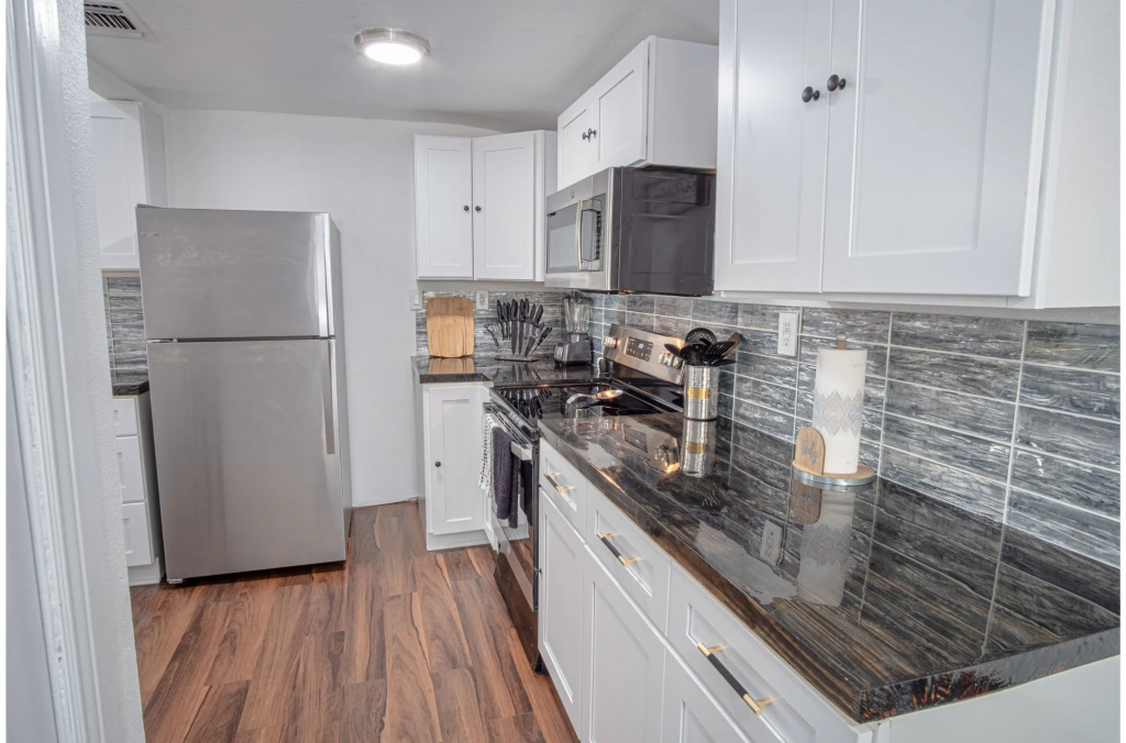 Spacious 4 BR Home Near River Walk 6 Mins Drive