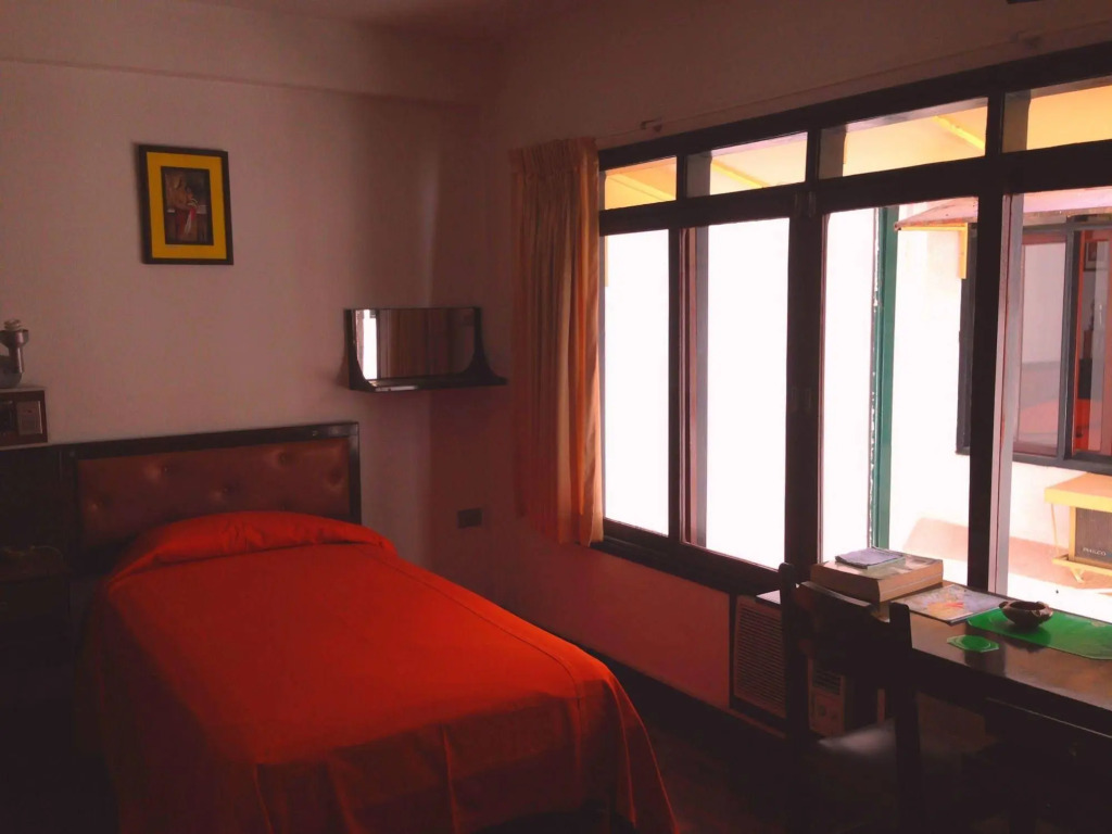 Tropical Inn