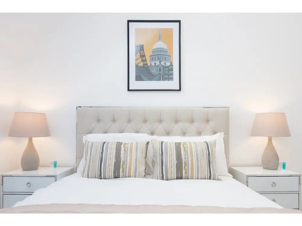 Bright, Newly Refurbished Townhouse in Bath