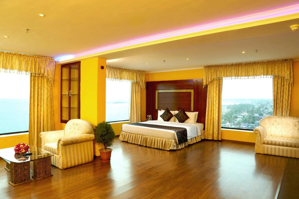 Отель Коллама The Quilon Beach and Convention Center