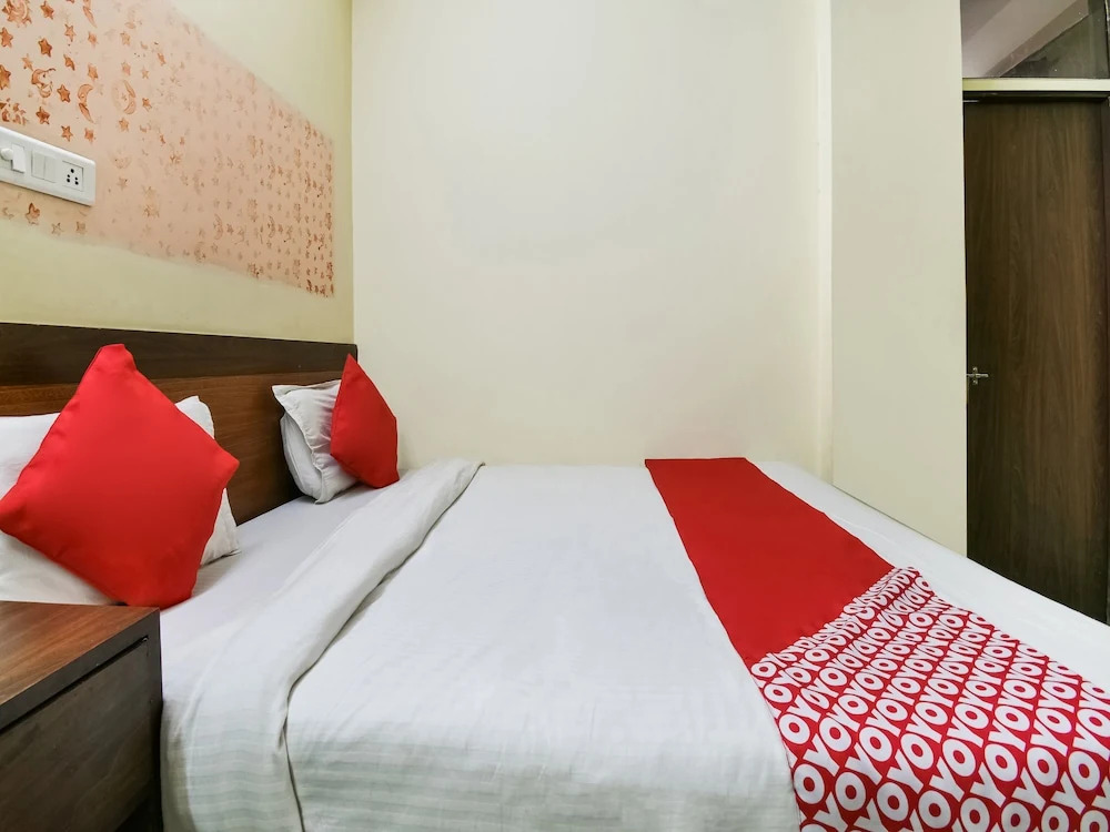 OYO 16170 Bansiya Palace