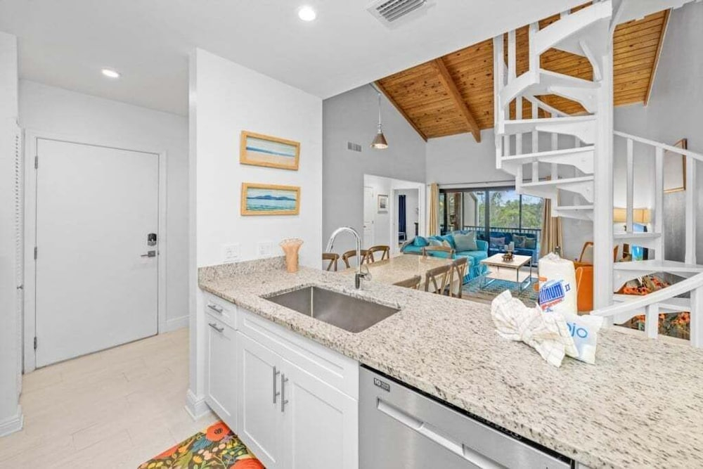 Coquina Beach 4f 3 Bedroom Condo
