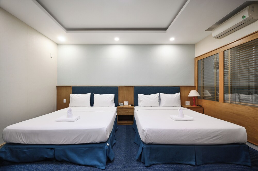 Sunshine Airport Hotel