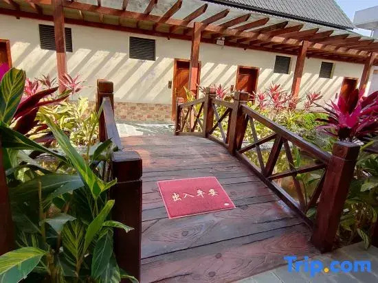 Shuangjiang Yueya Alley Leisure Hotel