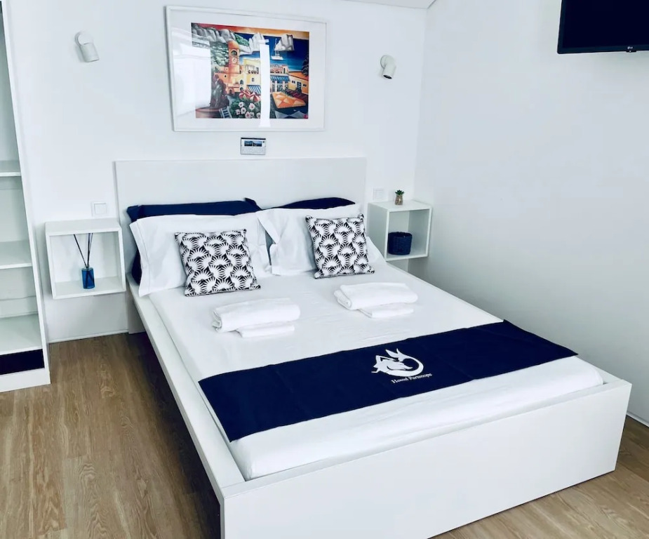 Partenope Hostel and Suites