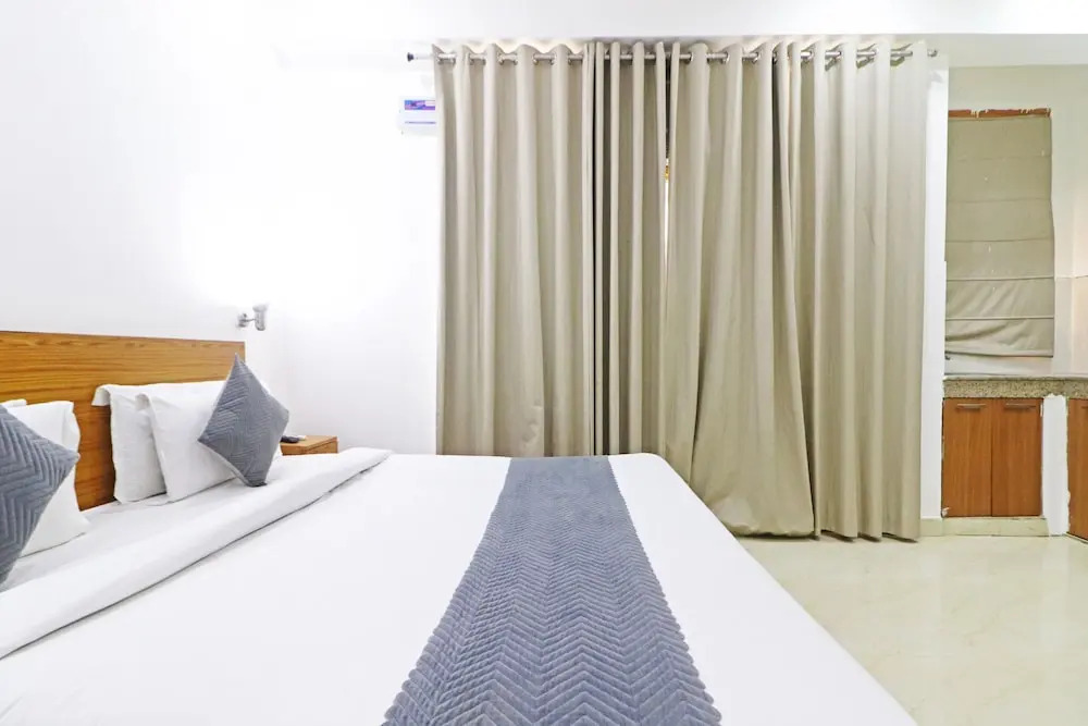 Mauryan Elite Hotel Chhatarpur Metro Station