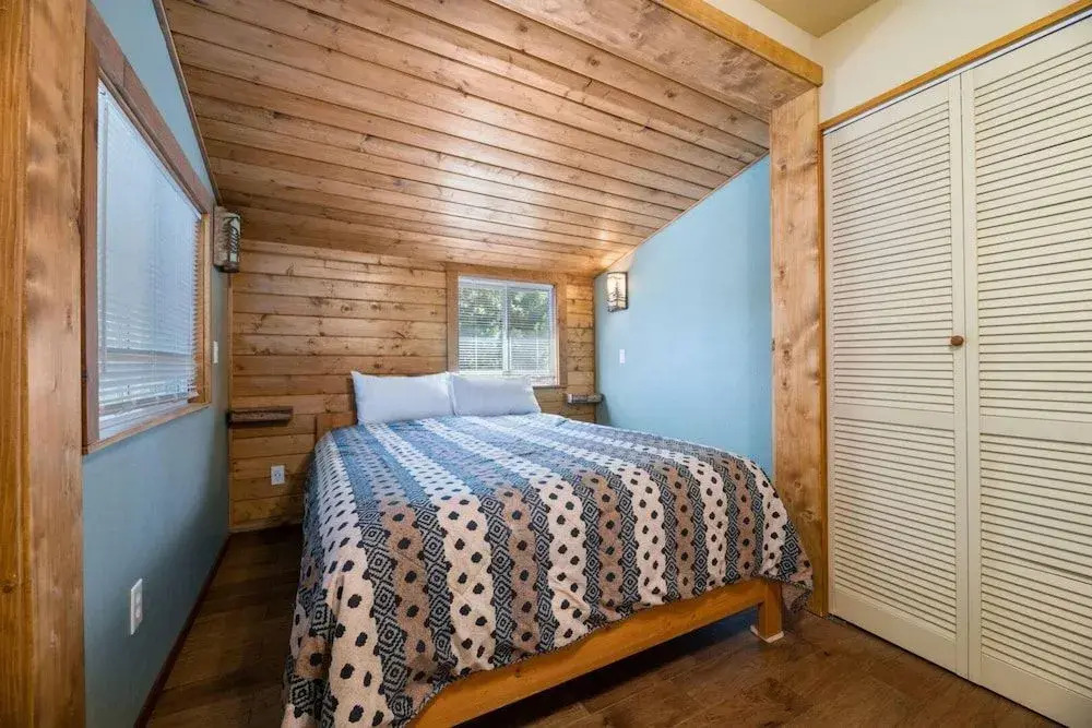 Rosy Cozy Cabin