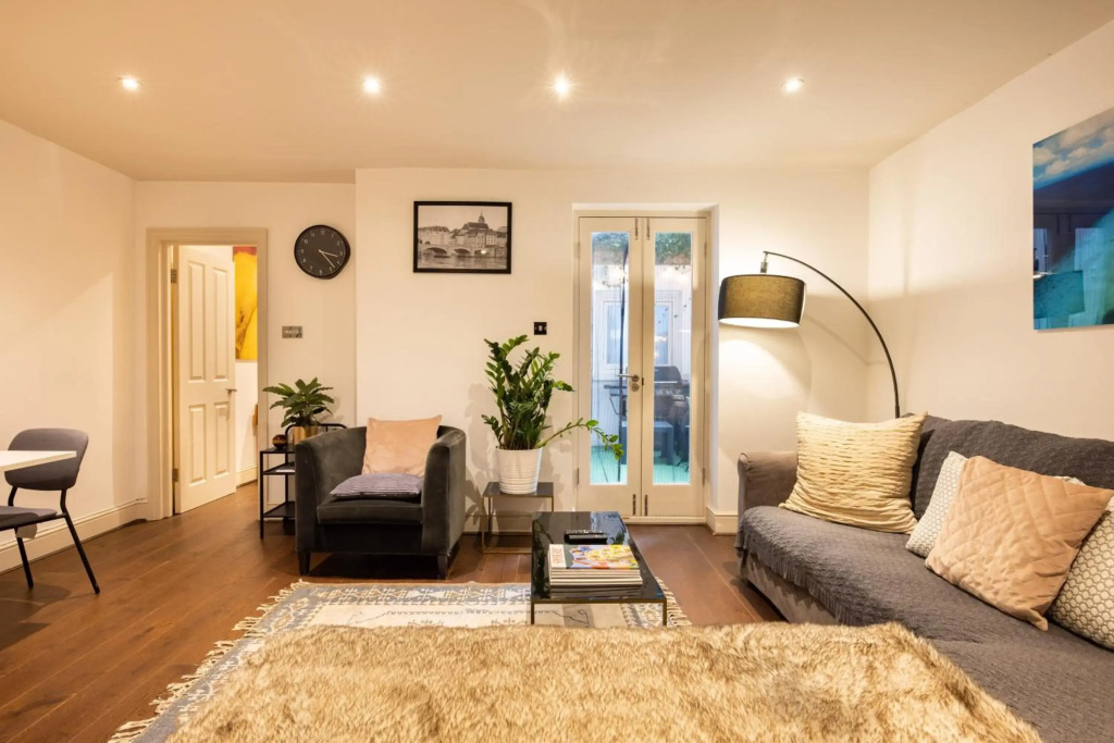 Niru 5-Star Hidden Secret on Earl's Court