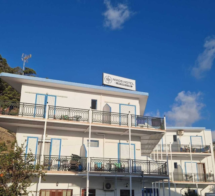 Nikos Hotel