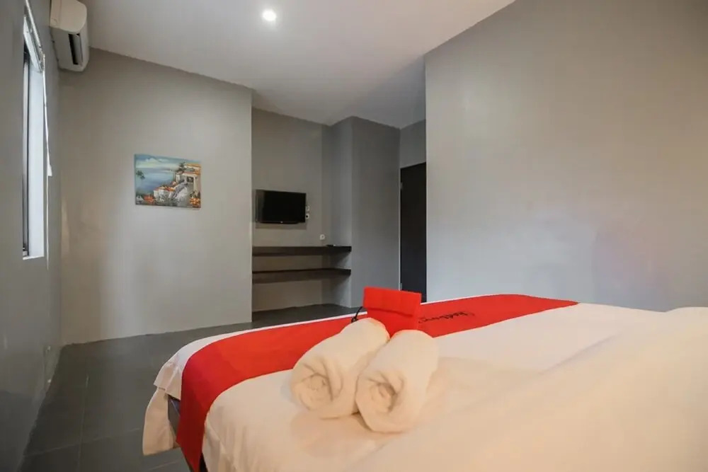 RedDoorz Plus near Maimun Palace 2 Medan