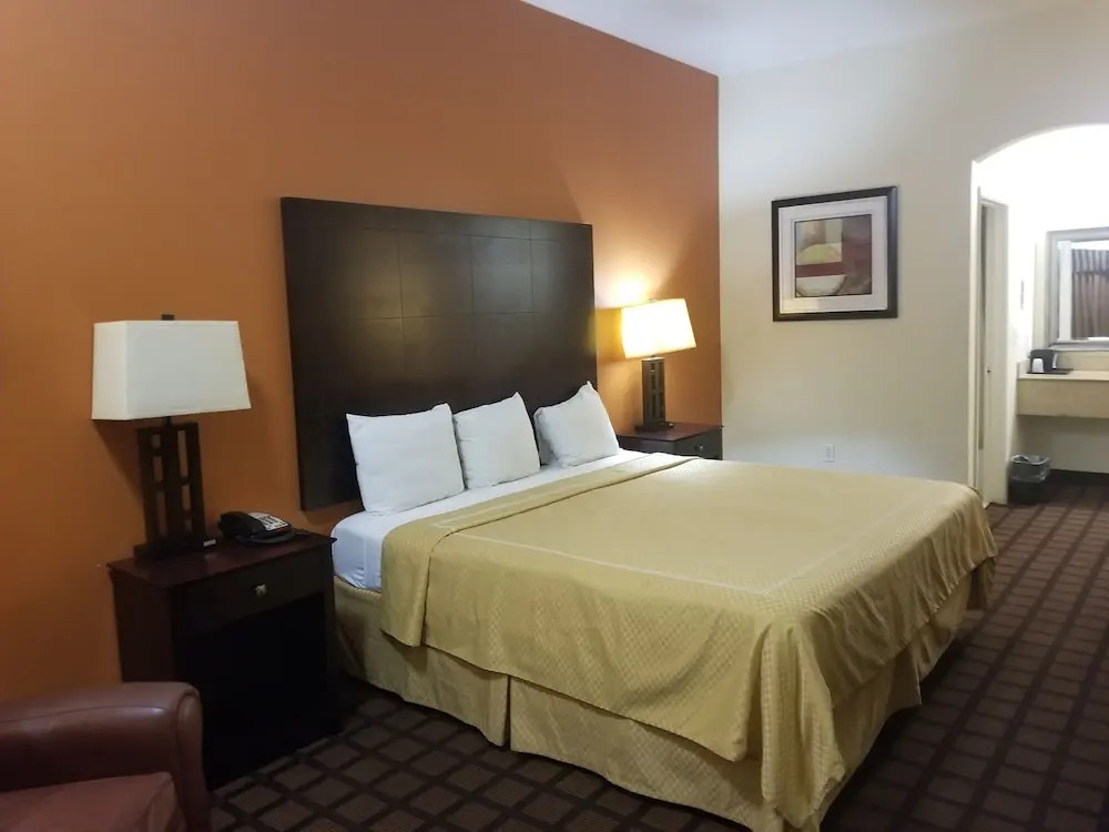 Executive Inn and Suites