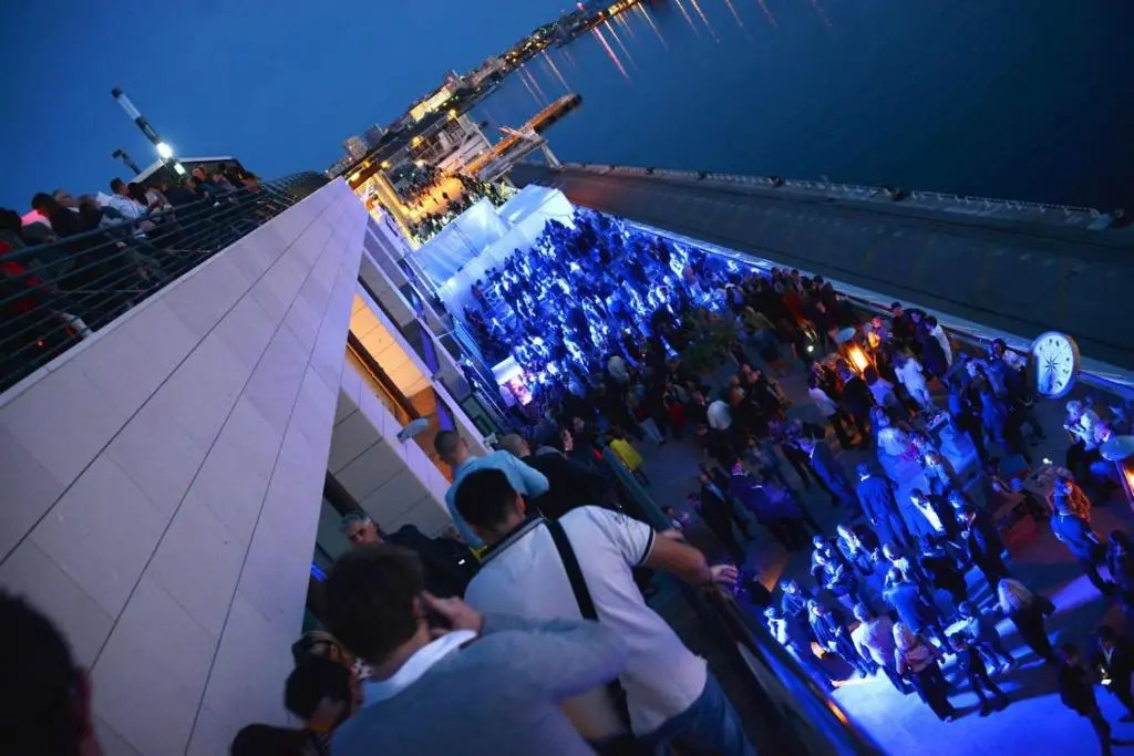 Standing 4(*), 94m, lumineux, calme à Euromed