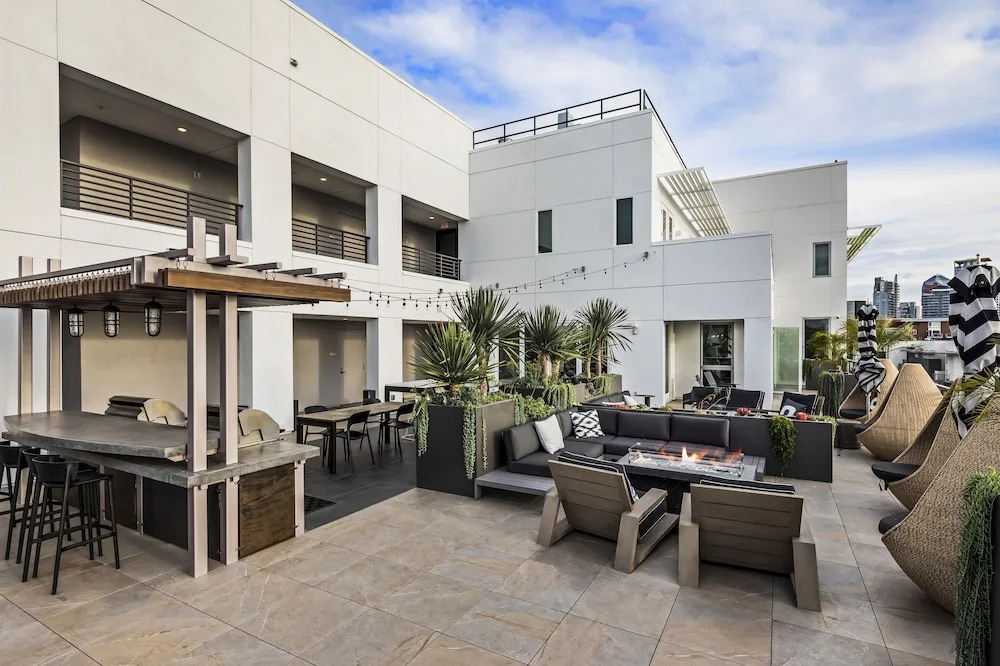 Little Italy Apartments by Barsala