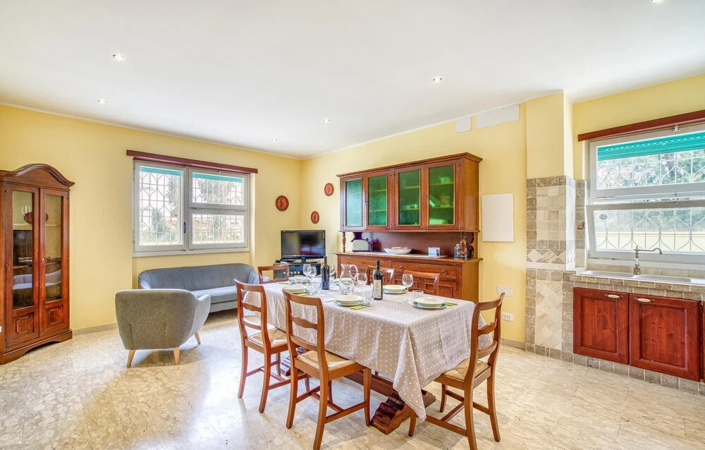 5 Bedroom Amazing Home In Torvaianica